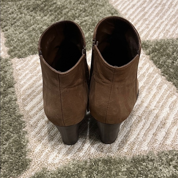 Franco Sarto Heeled Brown Ankle Booties - Size 7 - Picture 4 of 9